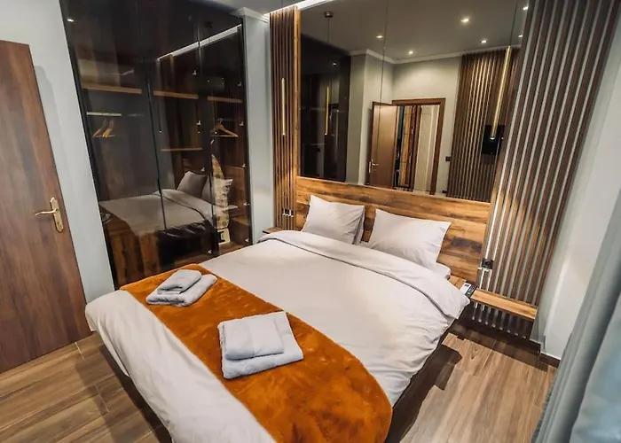 Apartment Individualliving 1 Excellent Location !!! *